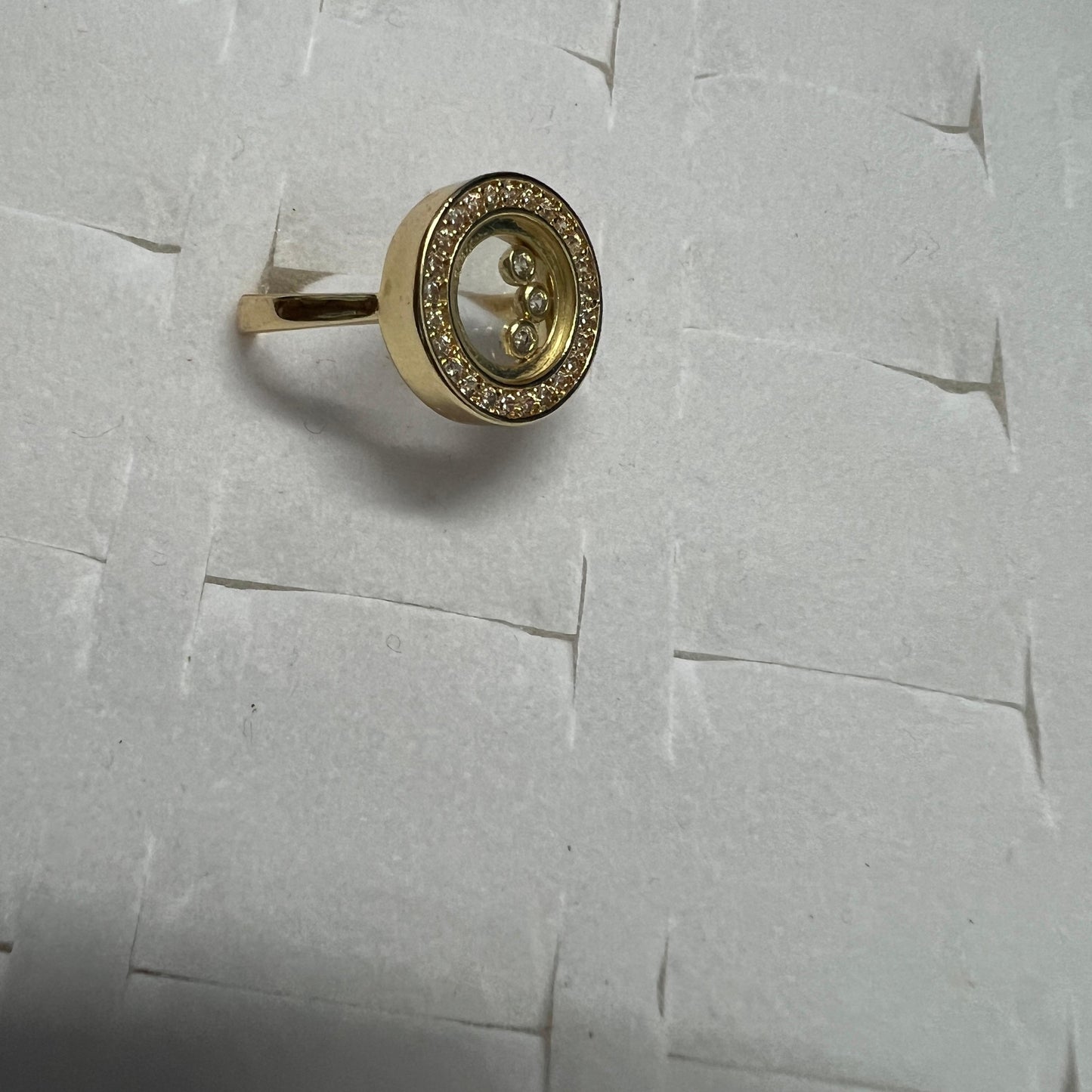 Circular Sparkle Ring